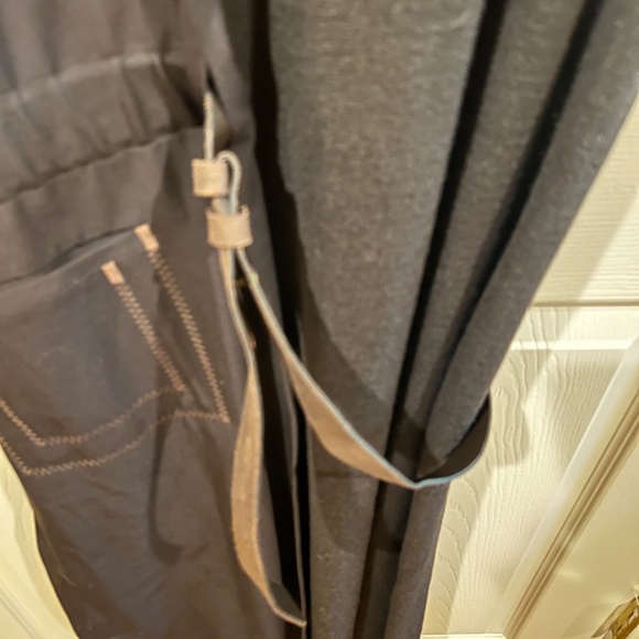 Italian Styled Contemporary Sweater Dress - NEW - Picture 2 of 7